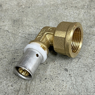 Угол пресс-В UNI-FITT 16 х 3/4" Артикул 704G6301