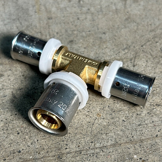 Тройник пресс UNI-FITT 16 х 20 х 16 Артикул 706G6761